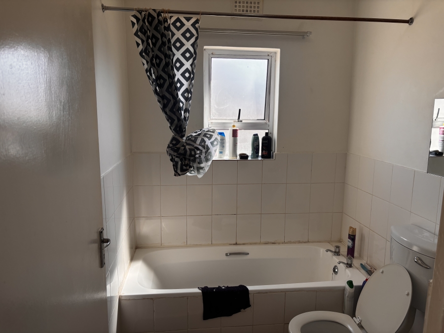 To Let 3 Bedroom Property for Rent in Muizenberg Western Cape